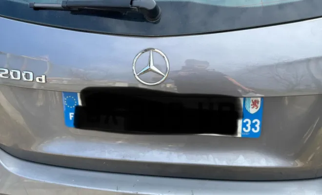 Vue après debosselage sans peinture hayon Mercedes A200