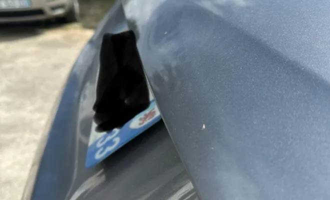 Vue d’un impact sur hayon Mercedes A200